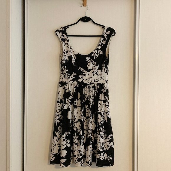 Black & White Floral A-Line Scoop Neck Dress | George - Picture 6 of 6